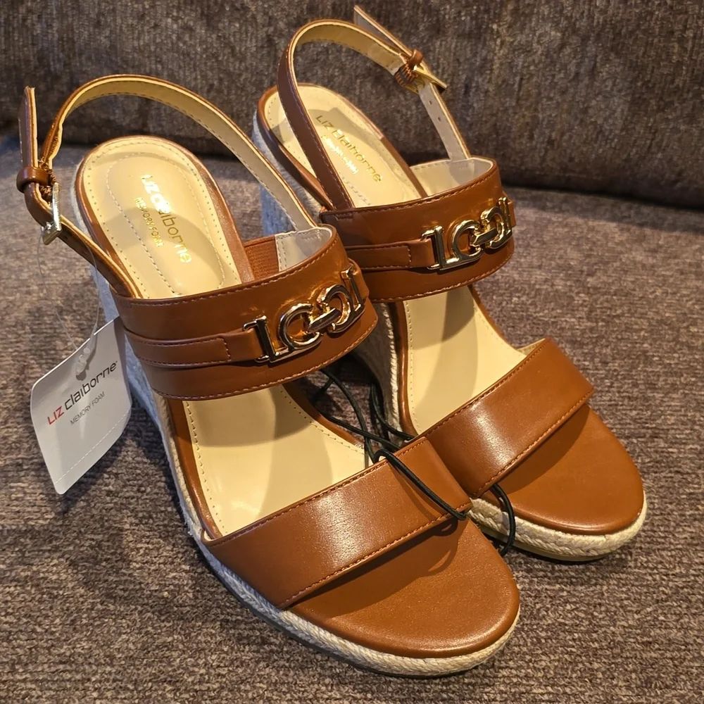 LIZ CLAIBORNE SIGNATURE WOMEN'S BROWN WEDGE SUMMER MEMORY FOAM SANDALS SIZE 7.5